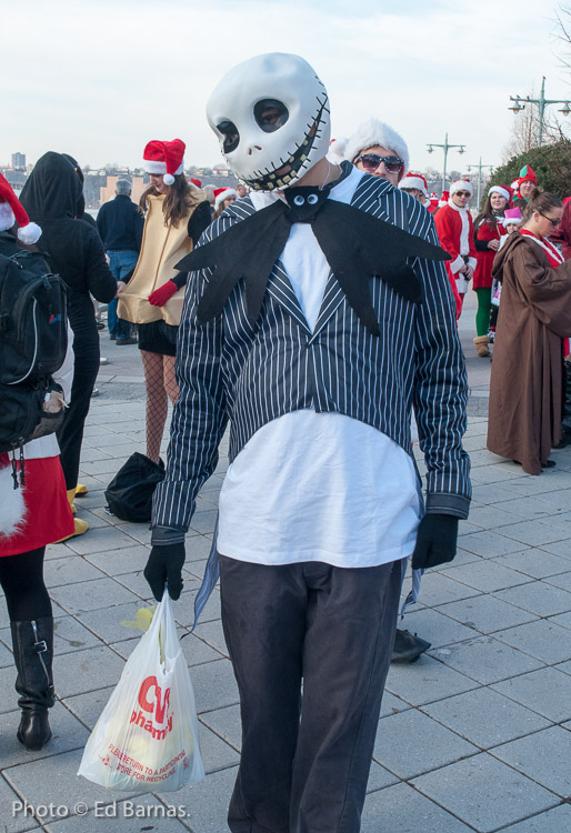 Santa congregating at Pier 84